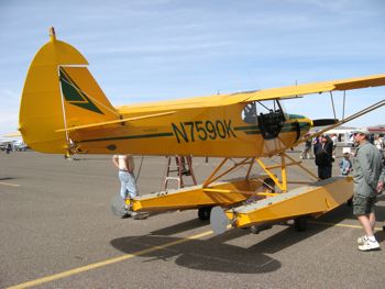 Cub on Floats... in the desert?? Cub on Floats... in the desert??