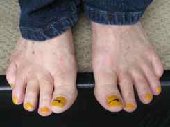 Toenails - Cub yellow with black lightening bolt